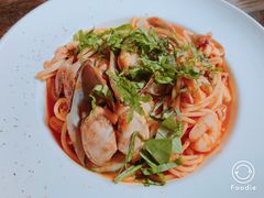 -SISTERS BAR RESTAURANT川意酒馆(嘉善老市H楼店)