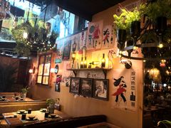 -临界音乐酒馆·小龙虾·江湖菜(华熙LIVE·鱼洞店)