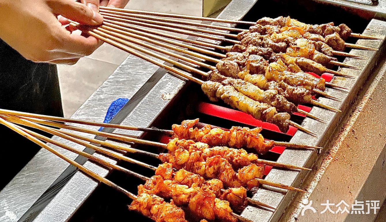 烤串涮肉就来他家！肉肉脑袋快冲呀～