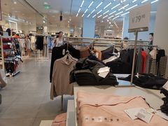 -H&M(天一广场店)