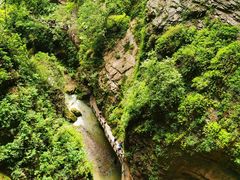 -龙水峡地缝景区