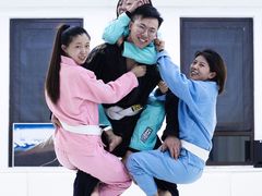 -菠萝格斗巴西柔术训练馆