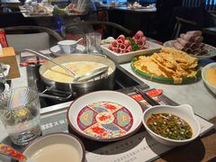 -尚尚仙·酸汤猪手·猪肚鸡火锅(华联万柳购物中心店)