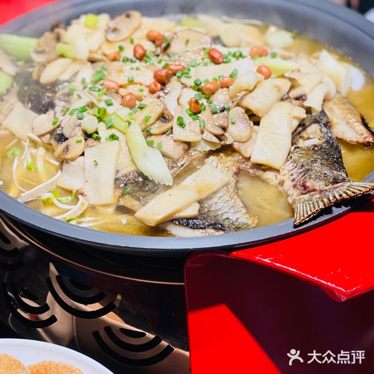 这家川菜馆的烤鱼都是活鱼现杀‼️