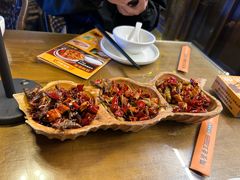 虫虫特工队-隔壁老王·家常云南菜(花巷店)