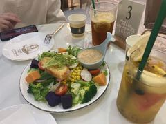 -丽莎沙拉轻食餐厅(国贸店)