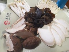 -羊家胡同·龙虾烧烤火锅(龙汇路店)