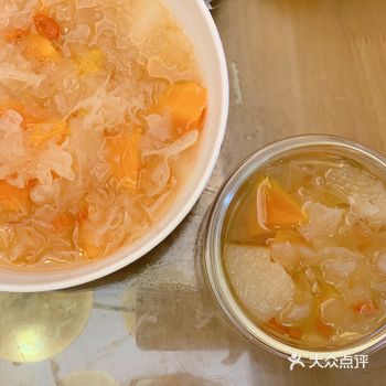 养颜滋阴潤肺 木瓜雪梨炖雪耳