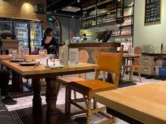 大堂-LENBACH兰巴赫西餐啤酒坊(大连东港店)