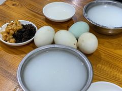 白粥-红帽叔叔包子
