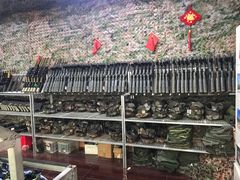 -亲兄弟真人CS团建拓展基地