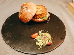 -HIGH FIVE哈福手工汉堡(桂林路店)