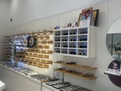 -视野联行眼镜·蔡司授权店(长白万象汇店)