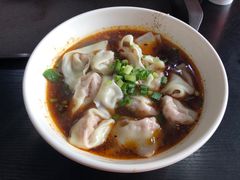 2两抄手-秦云老太婆摊摊面(磁器口店)