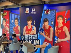 -瑞幸咖啡(杭州绿地中央店)