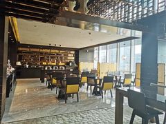 -大中华希尔顿酒店-念自助餐·嗨啤·小龙虾