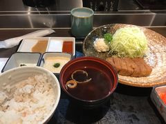 -牛かつもと村(原宿店)