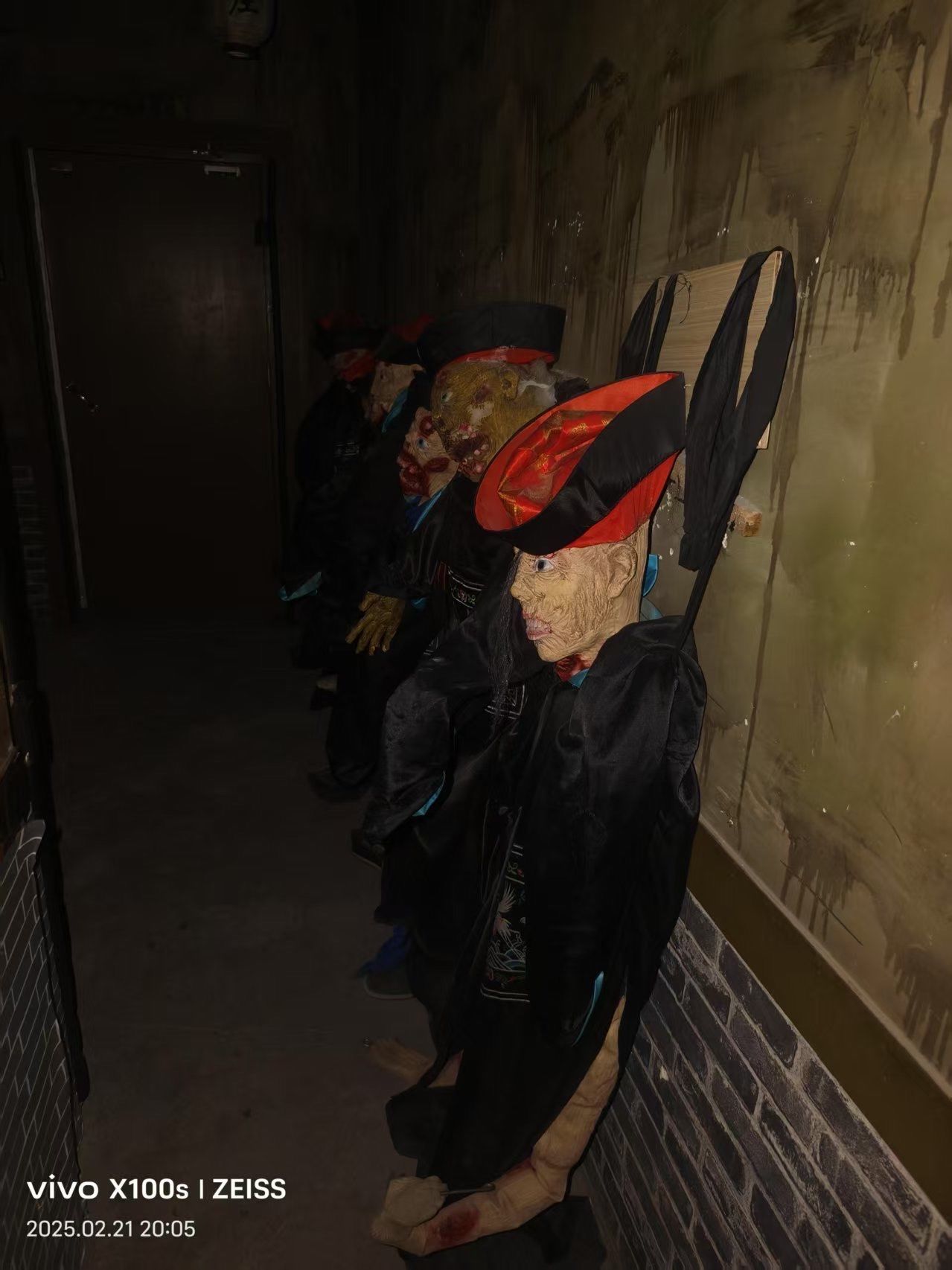 长藤密室赶尸人