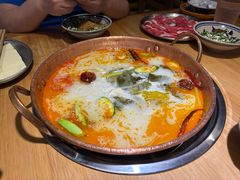 -洱火云南酸菜牛肉火锅(石景山当代商城店)