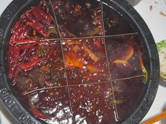 红汤小锅-卤校长老火锅(杨家坪直营店)