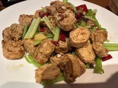 -莲餐厅·湖北菜·潜江小龙虾店(愚园路店)