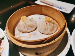 杭州蟹黄小笼包-老头儿油爆虾·知味杭州(爱琴海购物中心)
