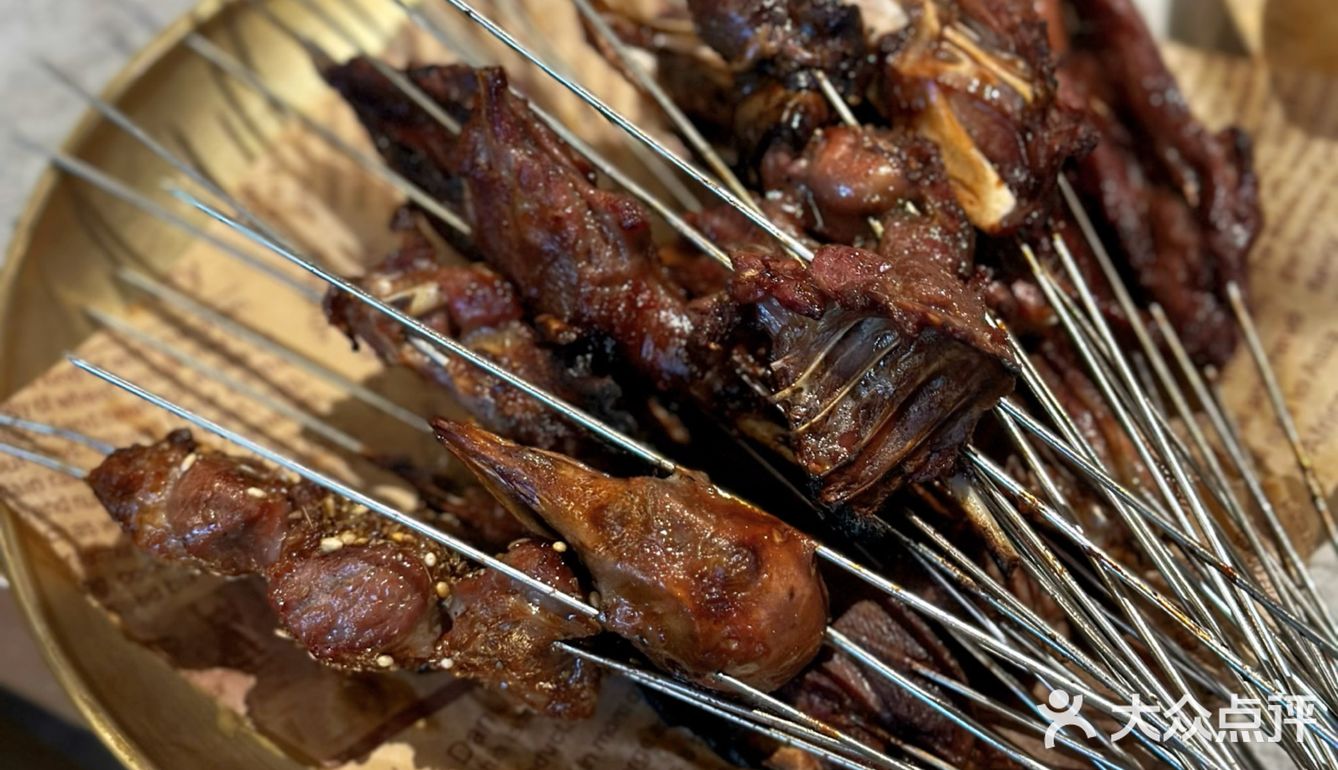 ⚽烤鸽串配球赛！这外摆区也太懂夏天了