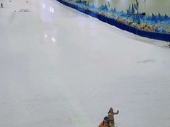 -乔波室内滑雪场