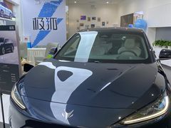 -ARCFOX极狐(世纪金源店)