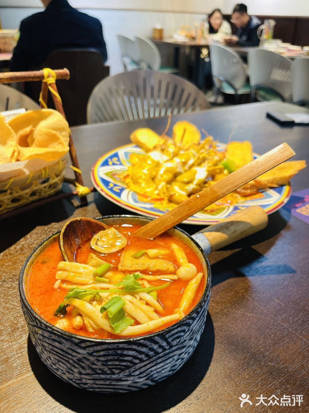 魔都超火的泰餐，排到下午三点也要吃的节奏！ 