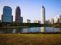 -万绿园