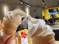 芝士圆筒冰淇淋-麦当劳(中山公园龙之梦店)