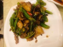 -鹤乡东北菜(崮山路店)