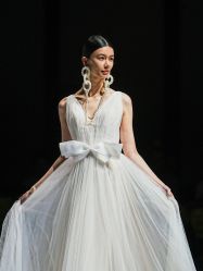 -Renee芮亦婚纱(原丽莎)