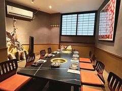 -山川小町·极番烧肉(新地假日广场店)