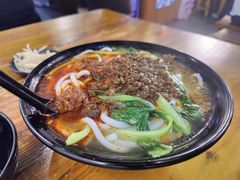 -丽虹云南过桥米线(兴工街店)