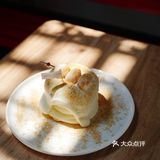 看多了日系韩系的咖啡店，铁手新店真的有让人眼前一亮