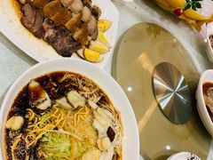 -鞍山大白鲨美食酒店