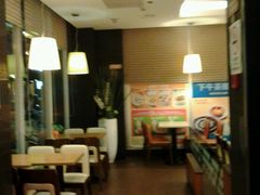 -东方既白(黄兴路大润发店)