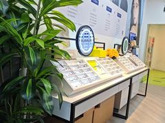 -天空之镜眼镜店蔡司依视路配镜授权零售店(望京颐堤港店)