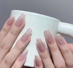 -花岐款式专研健康美甲沙龙
