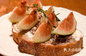 Maple Yogurt Fig Sandwich