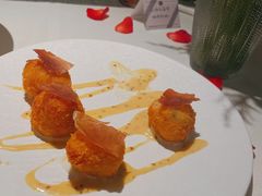 -MONICH牛排融合餐厅(和义大道购物中心店)