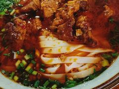 -裕新楼粉面馆·石磨手工粉(四方坪店)