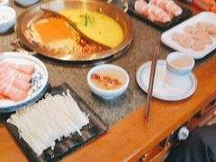 -小天鹅火锅·一线江景洪鼎旗舰店(洪崖洞店)