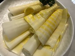 -洪氏嗨捞·广东猪肚鸡·椰子鸡火锅(西咸万象城店)