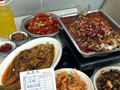-丹水桥地锅鱼·翘嘴鲌·地方特色全鱼宴(丹江口大坝店)