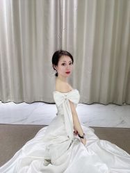 -禕·愫白婚纱商店