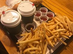 -The Habit Burger Grill 哈比特汉堡(复兴soho店)