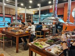 -哈尔滨小酒馆·鲜肉现穿自助烧烤(康新花园店)